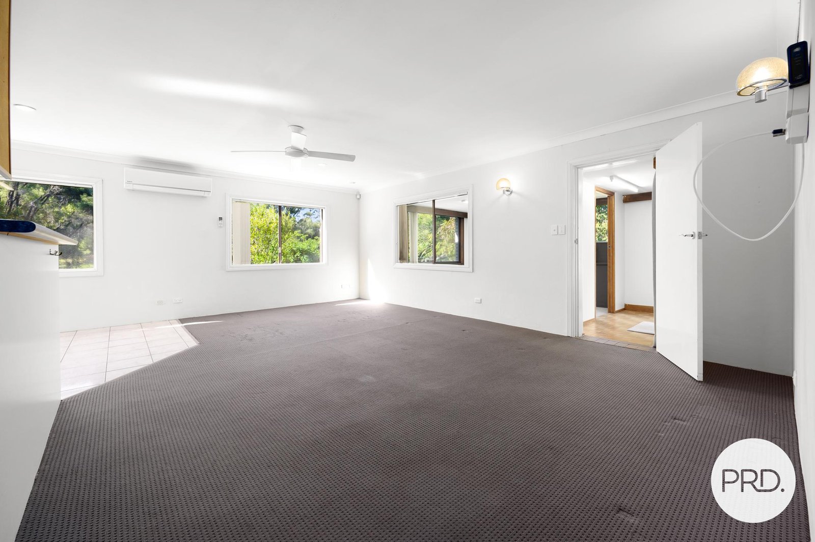 2 Blaxland Avenue MOLENDINAR 7