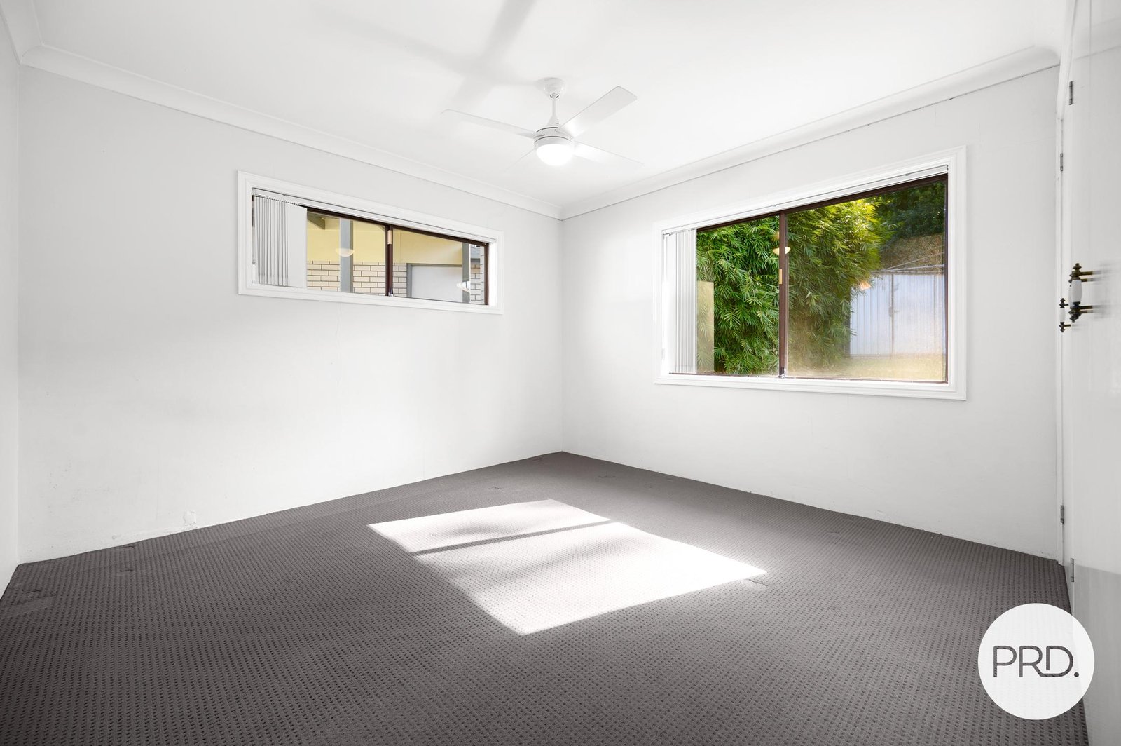 2 Blaxland Avenue MOLENDINAR 9