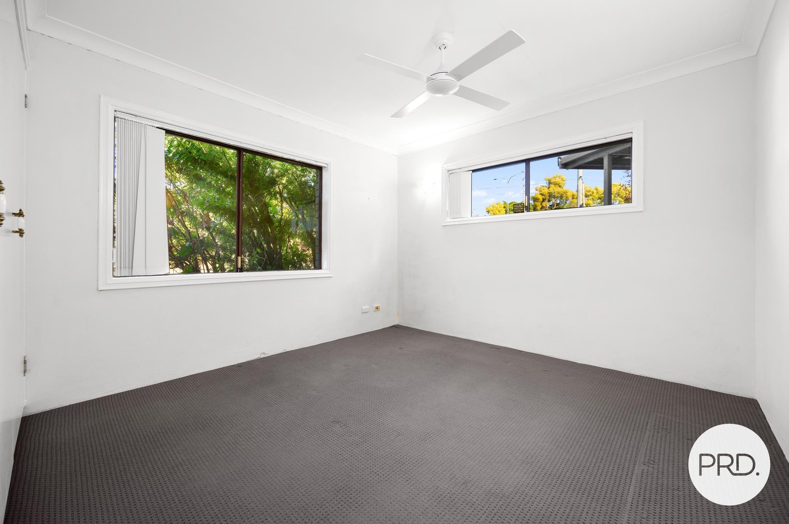 2 Blaxland Avenue MOLENDINAR 11