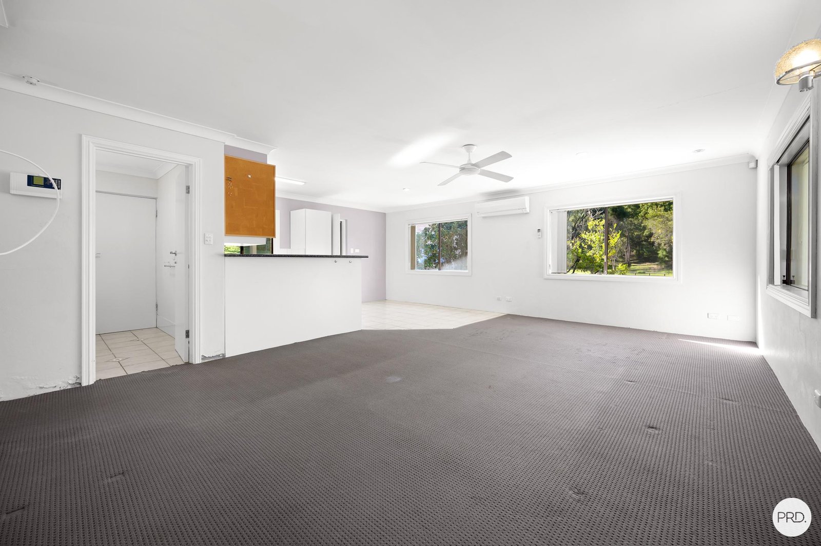 2 Blaxland Avenue MOLENDINAR 4