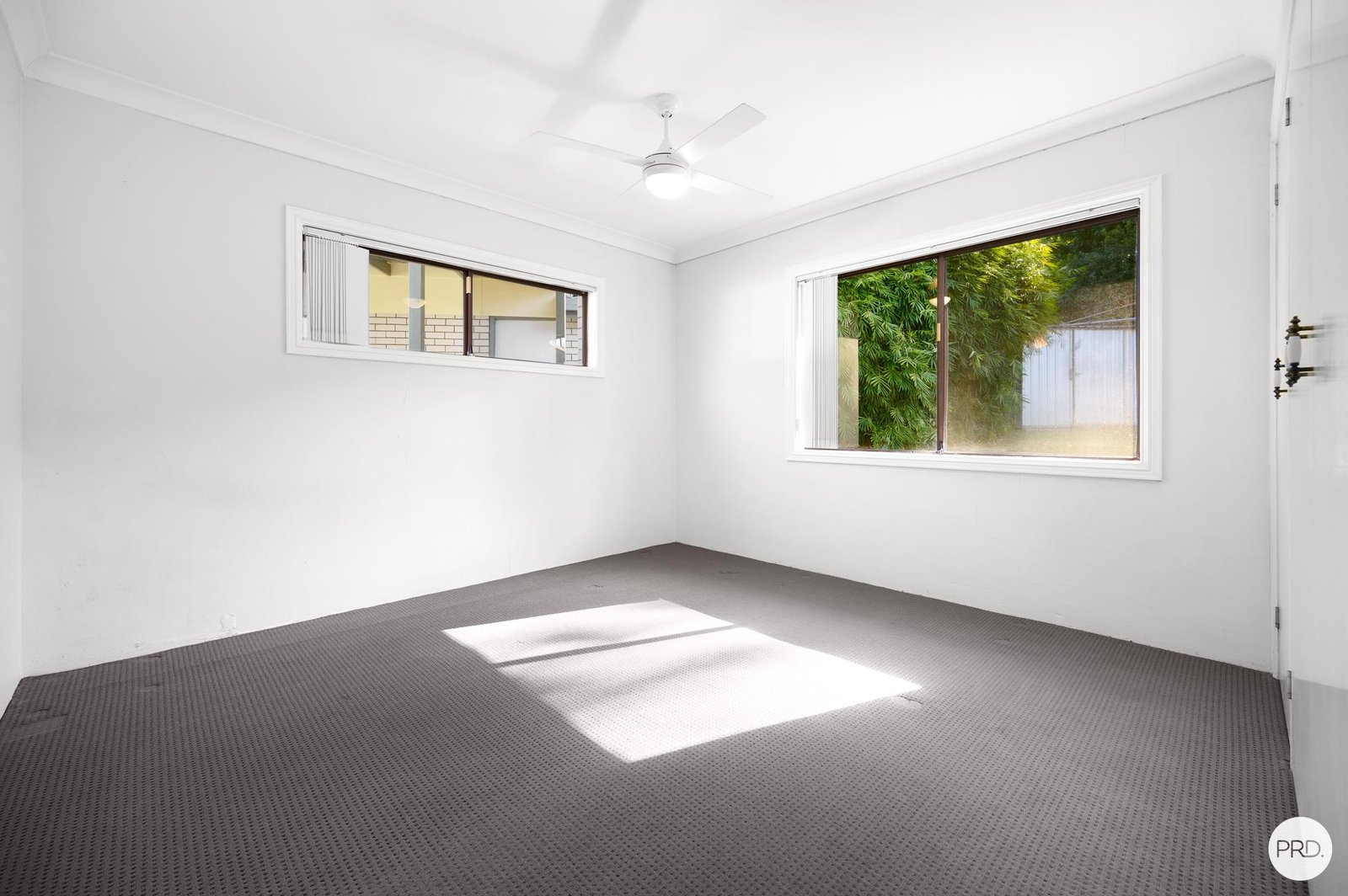 2 Blaxland Avenue MOLENDINAR 5