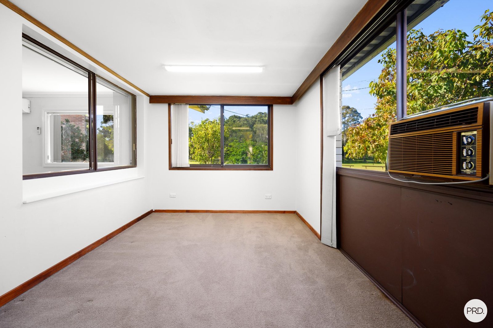 2 Blaxland Avenue MOLENDINAR 10