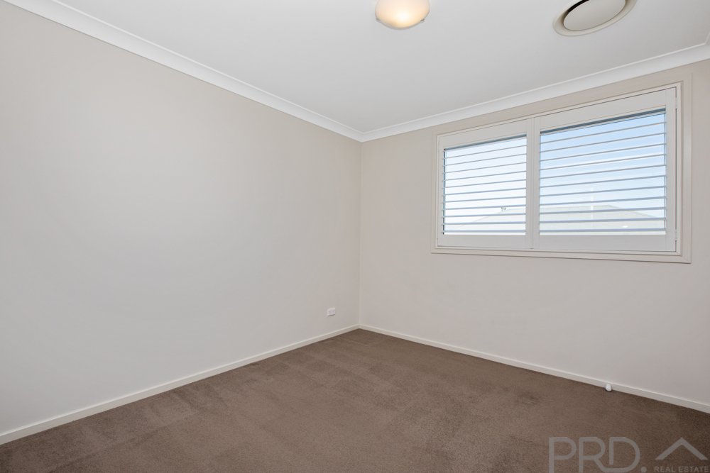 2 Bluestreak Way CHISHOLM 33