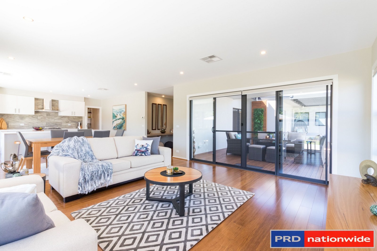 2 Bluskie Close BUNGENDORE 7