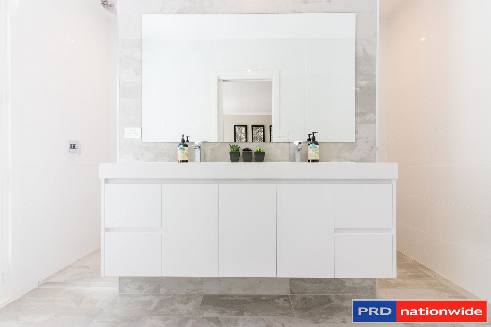 2 Bluskie Close BUNGENDORE 11