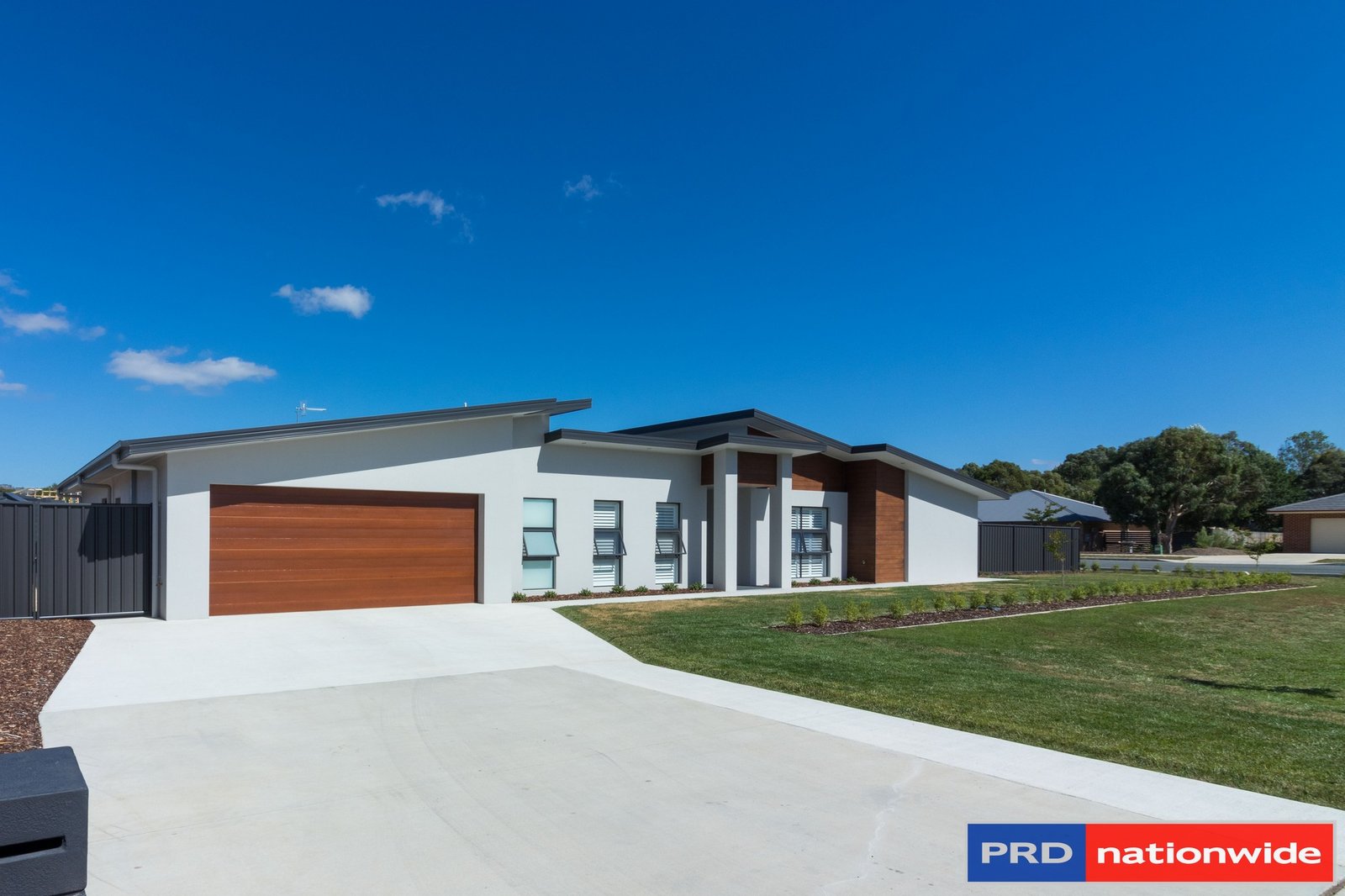 2 Bluskie Close BUNGENDORE 21