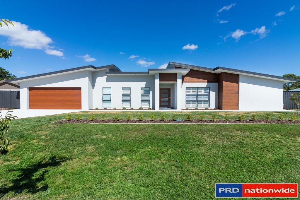 2 Bluskie Close BUNGENDORE 1