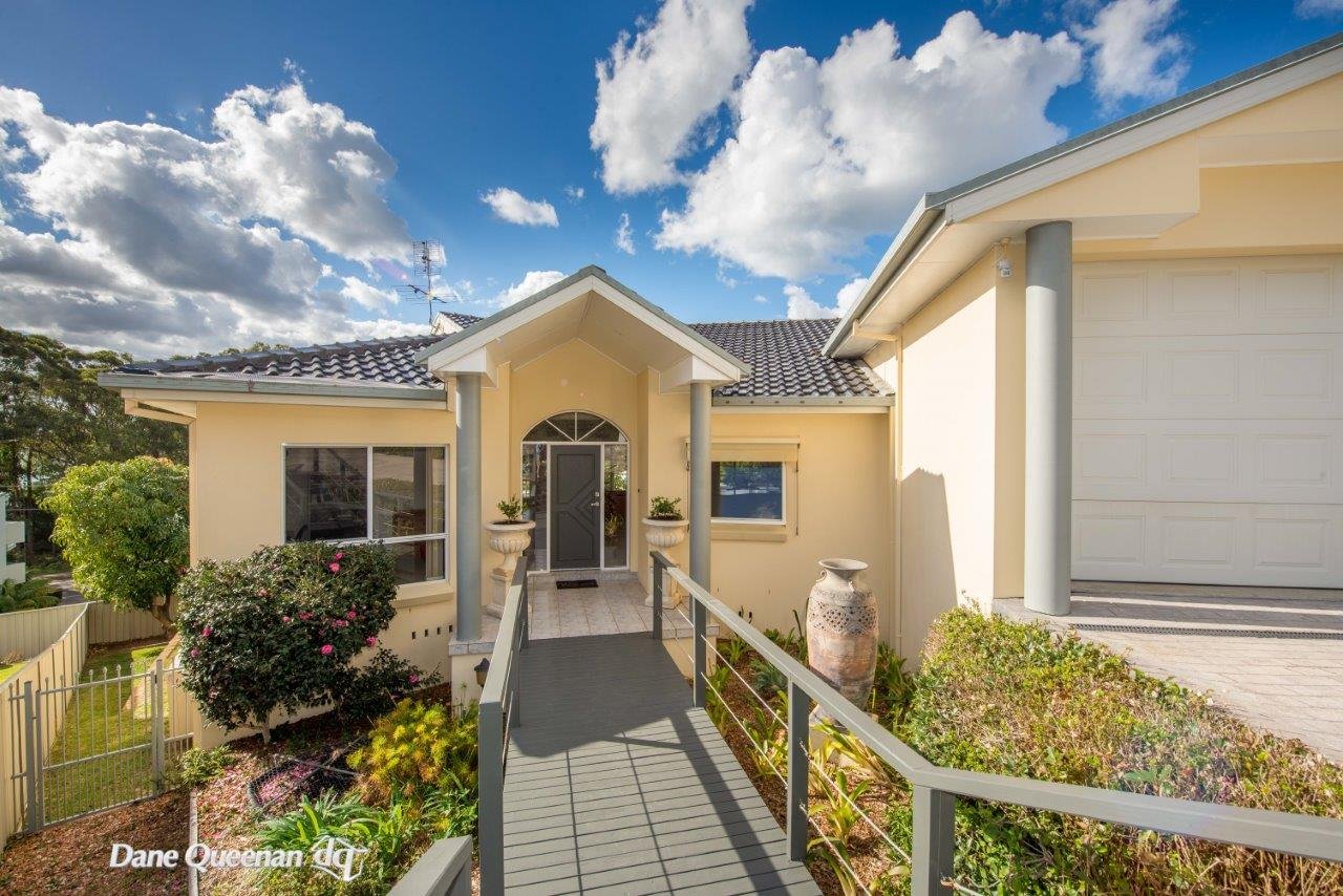 2 Bonito Street CORLETTE 4