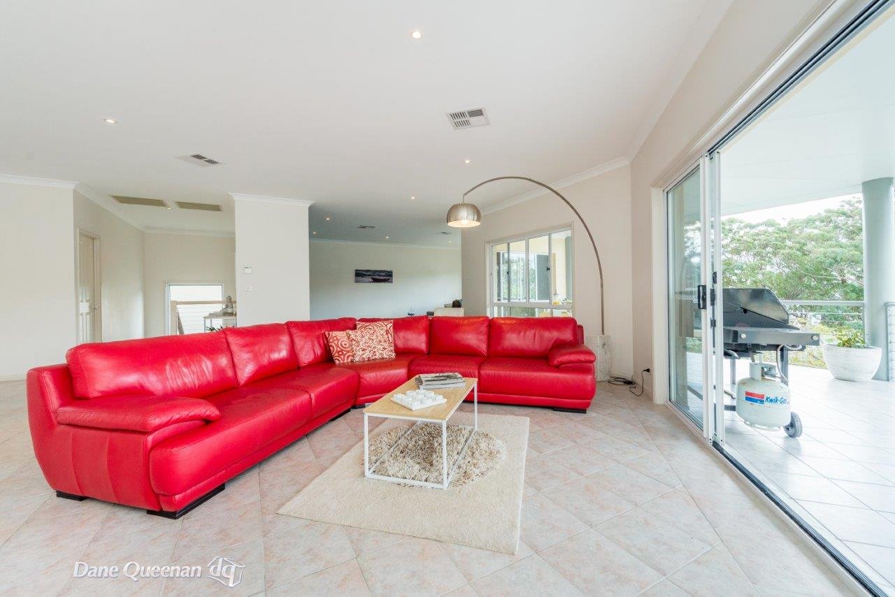 2 Bonito Street CORLETTE 10