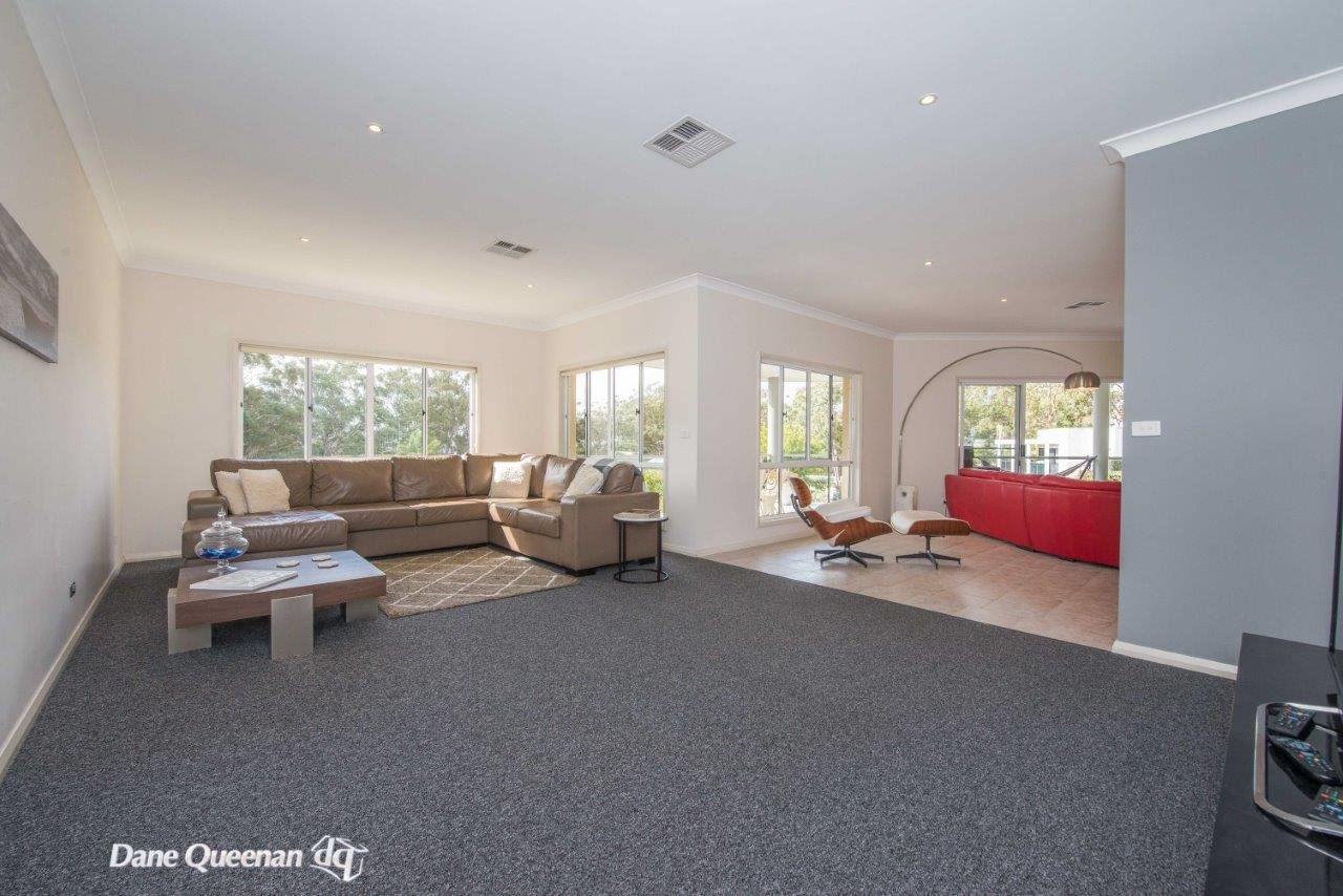 2 Bonito Street CORLETTE 15