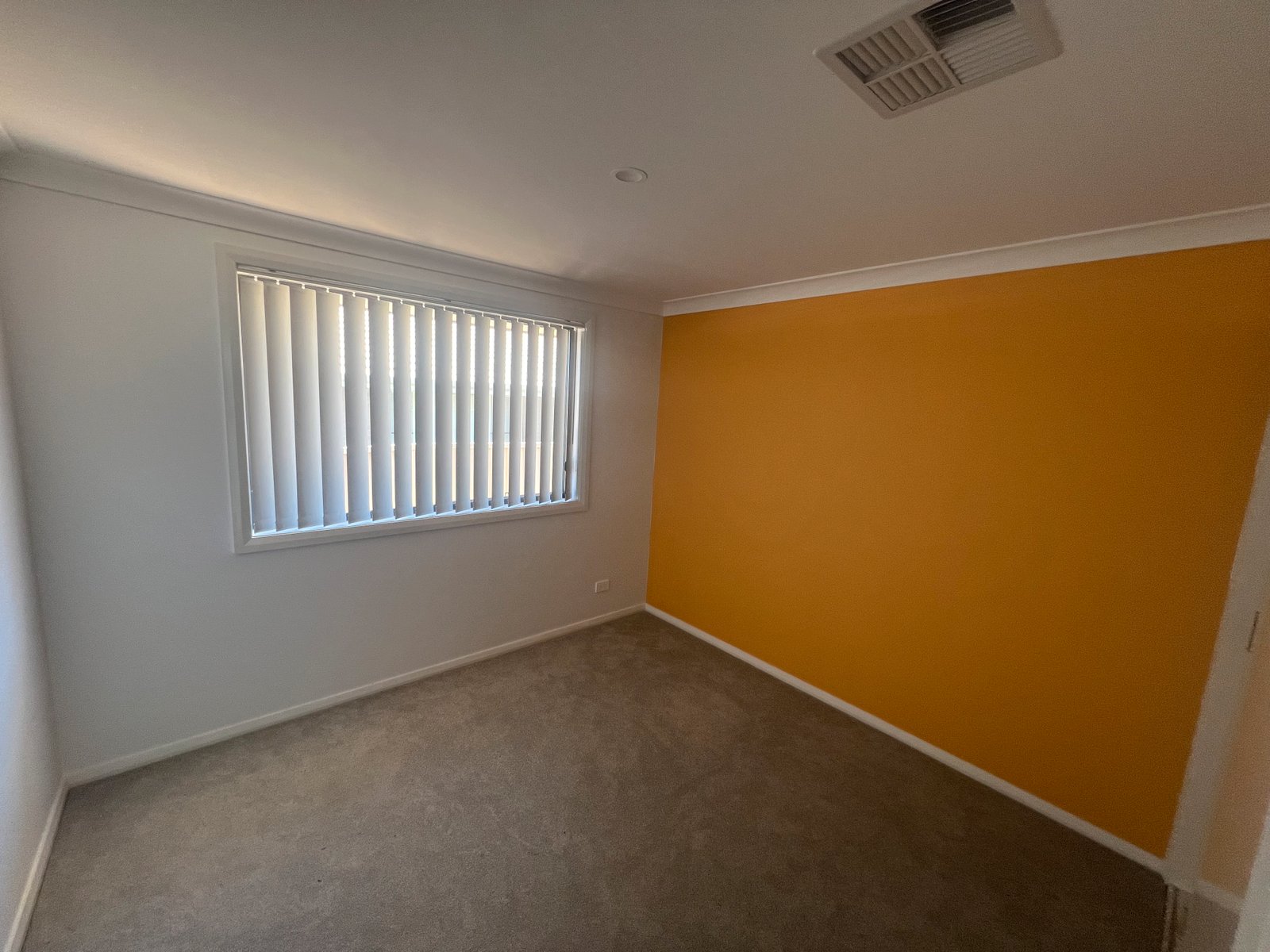2 Borrowdale Close TAMWORTH 6