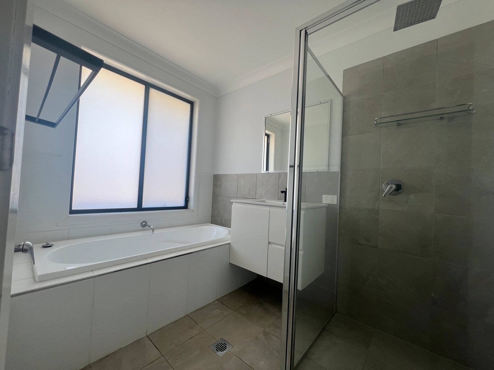 2 Borrowdale Close TAMWORTH 8