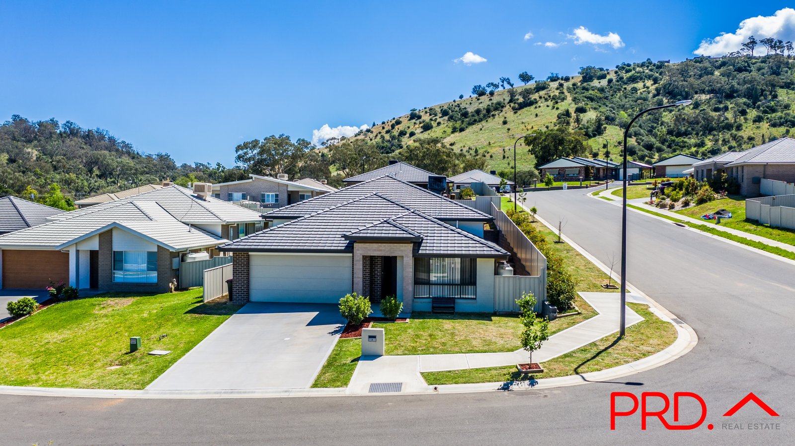 2 Borrowdale Close TAMWORTH 1