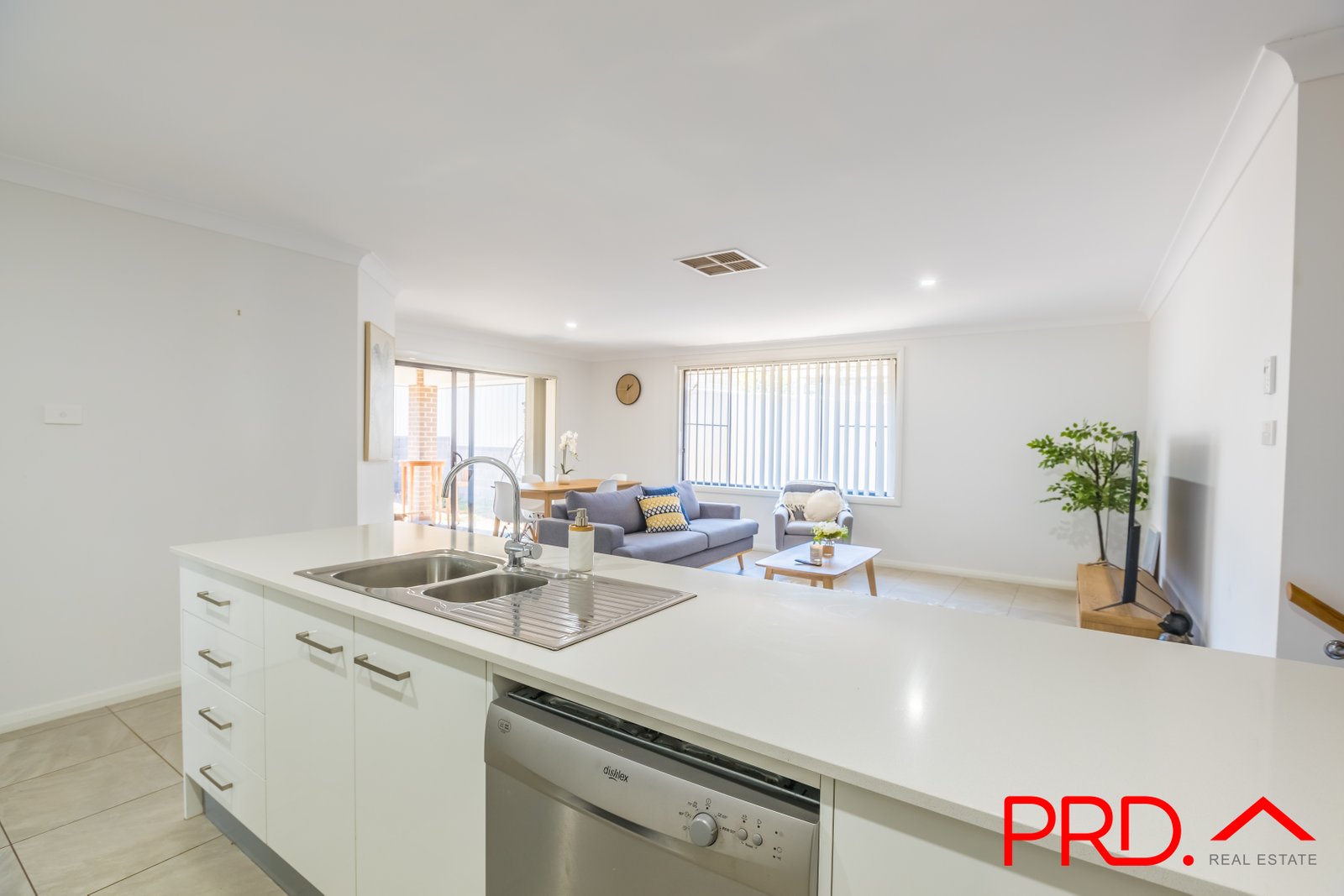 2 Borrowdale Close TAMWORTH 7