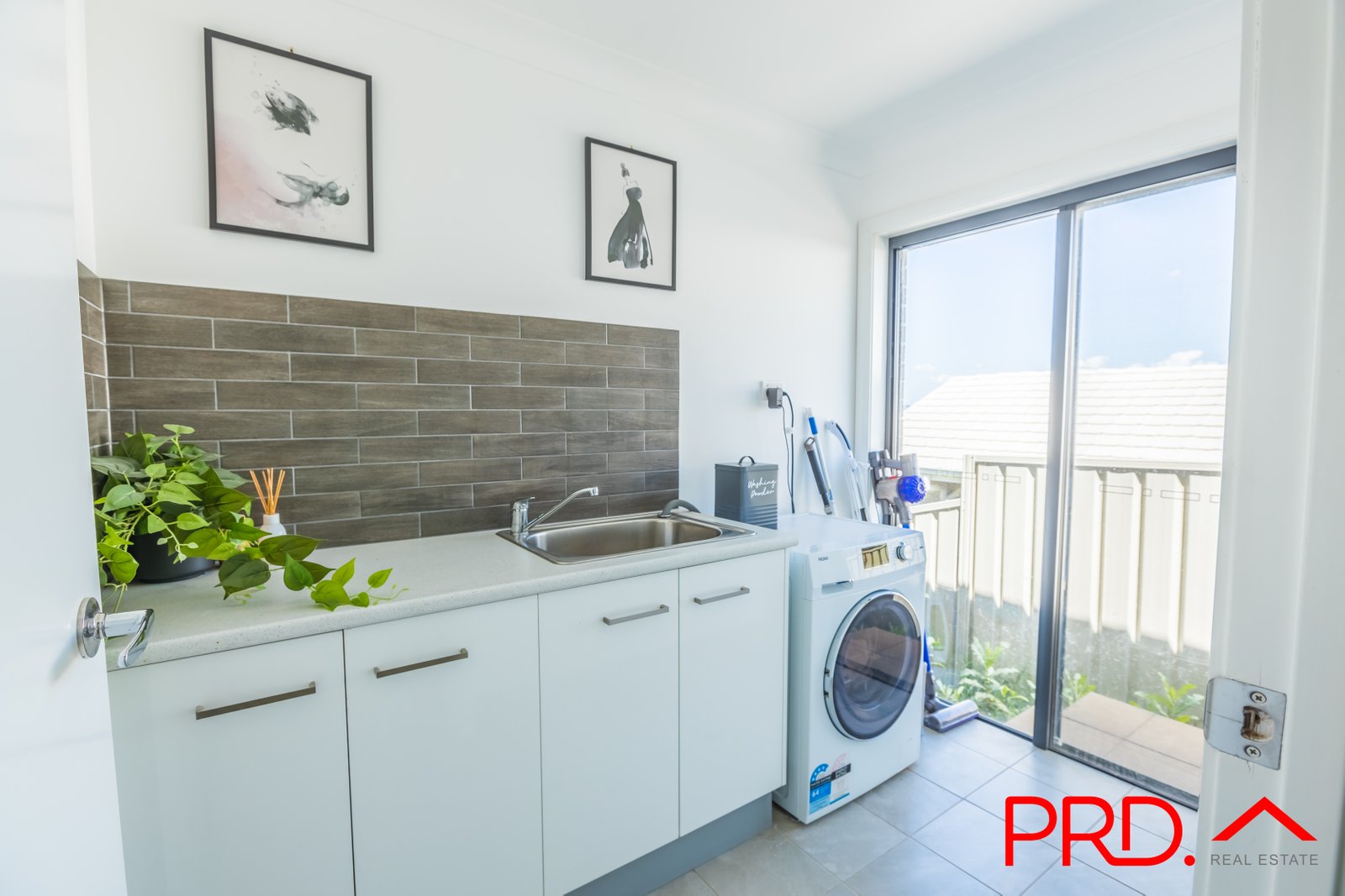 2 Borrowdale Close TAMWORTH 11