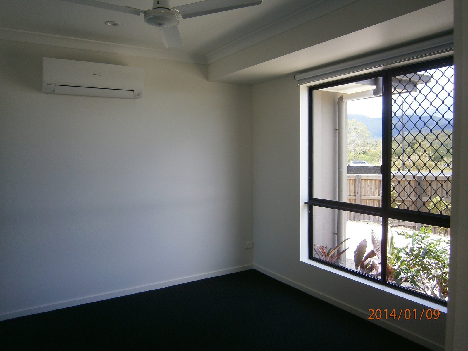 2 Bowline Lane CANNONVALE 2