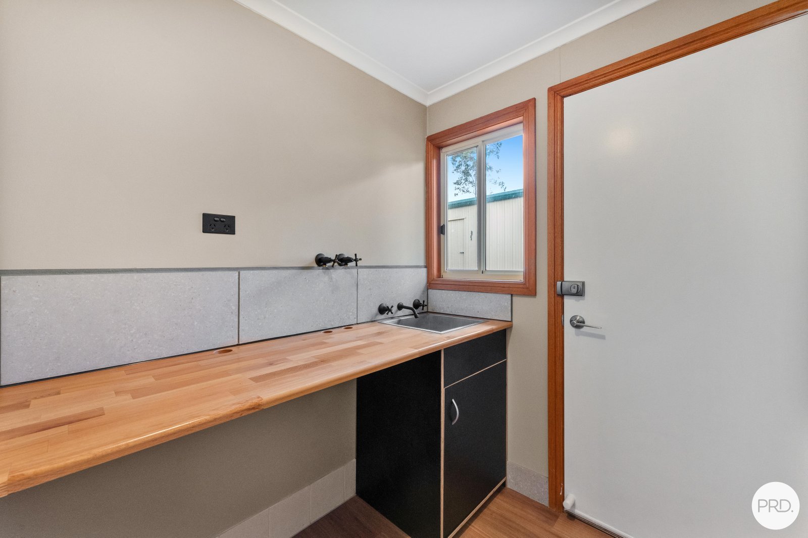 2 Braidwood Road CAPTAINS FLAT 6