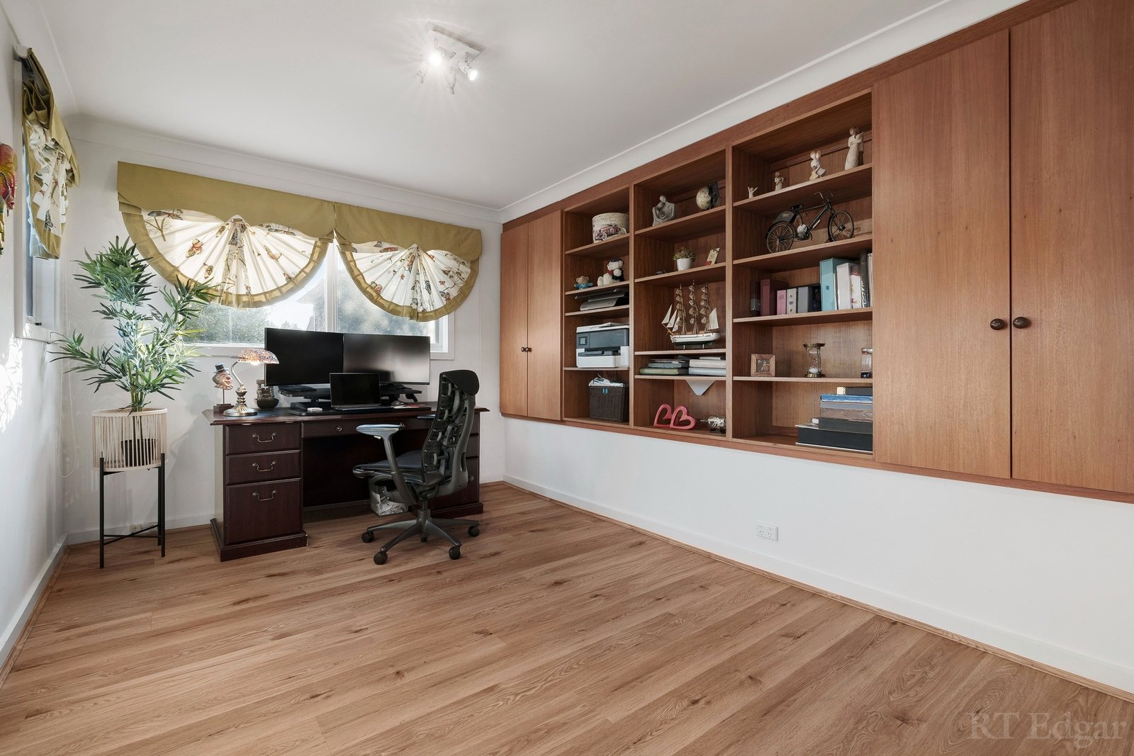 Real Estate and Property in 2 Bramber Court, Templestowe, VIC