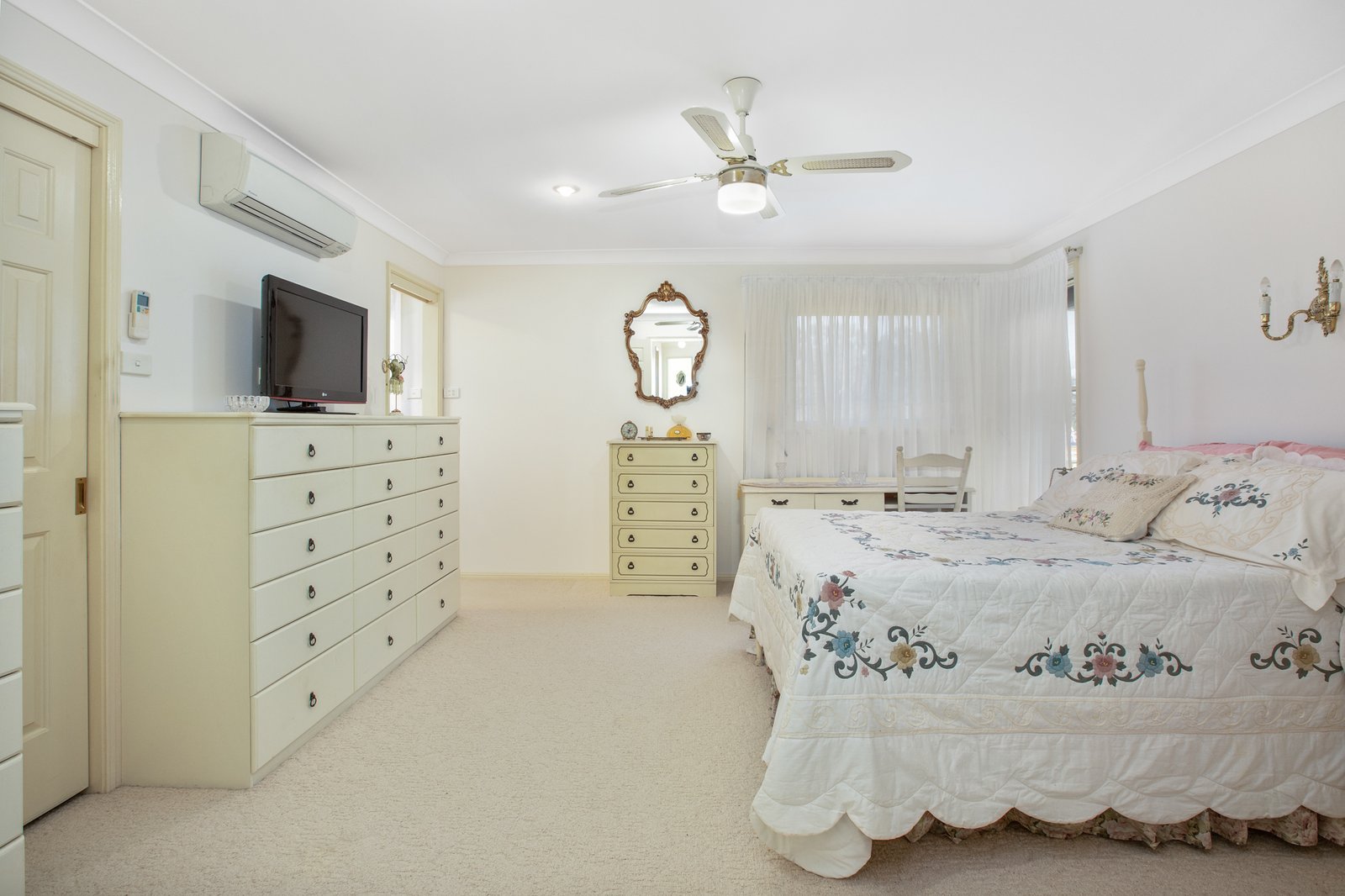 2 Brampton Close ASHTONFIELD 10