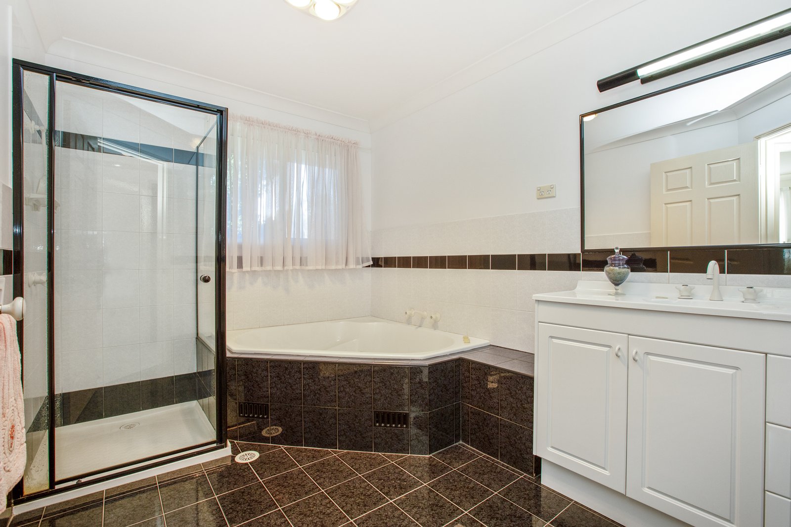 2 Brampton Close ASHTONFIELD 16