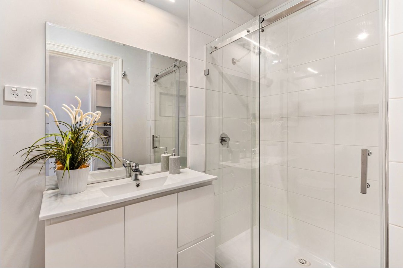 2 Breen Street QUARRY HILL 11