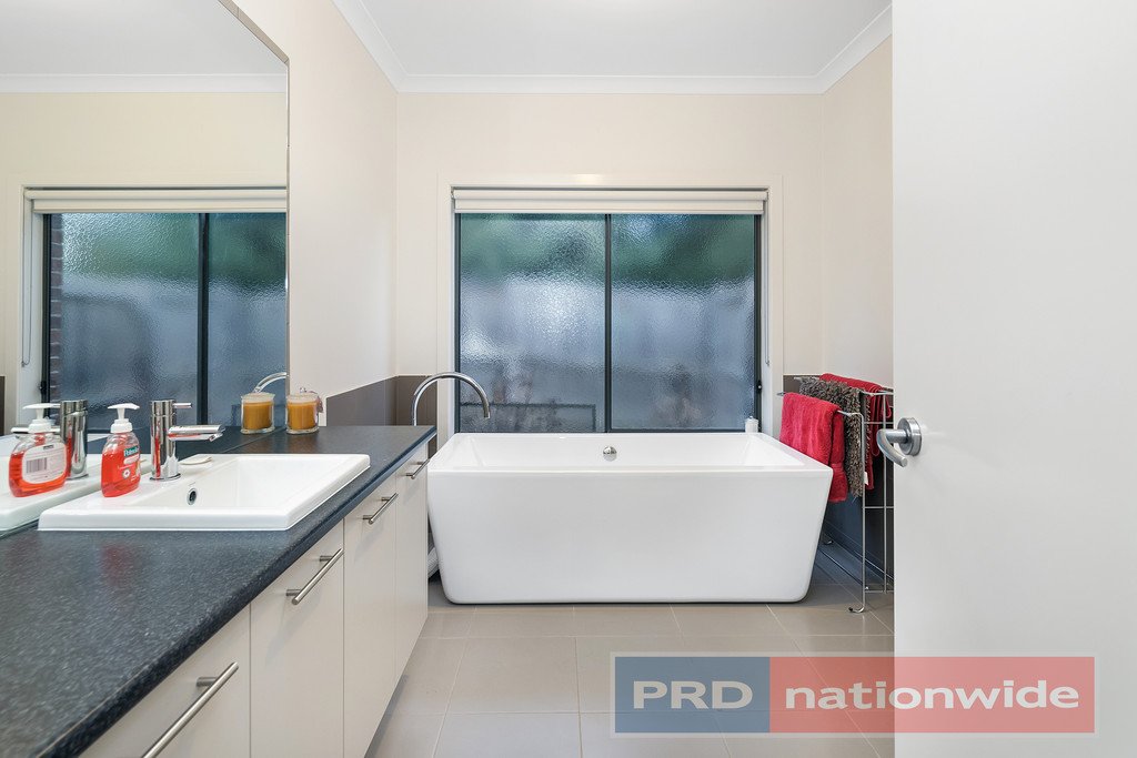 2 Brooklyn Court BROWN HILL 18