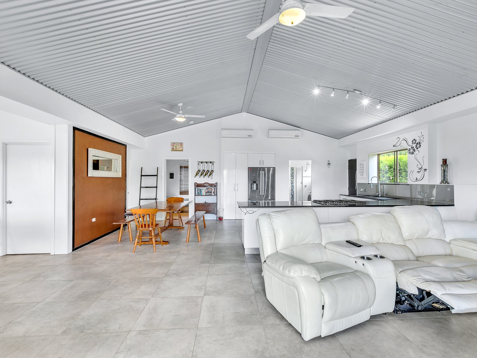 2 Brown Road PRESTON 17