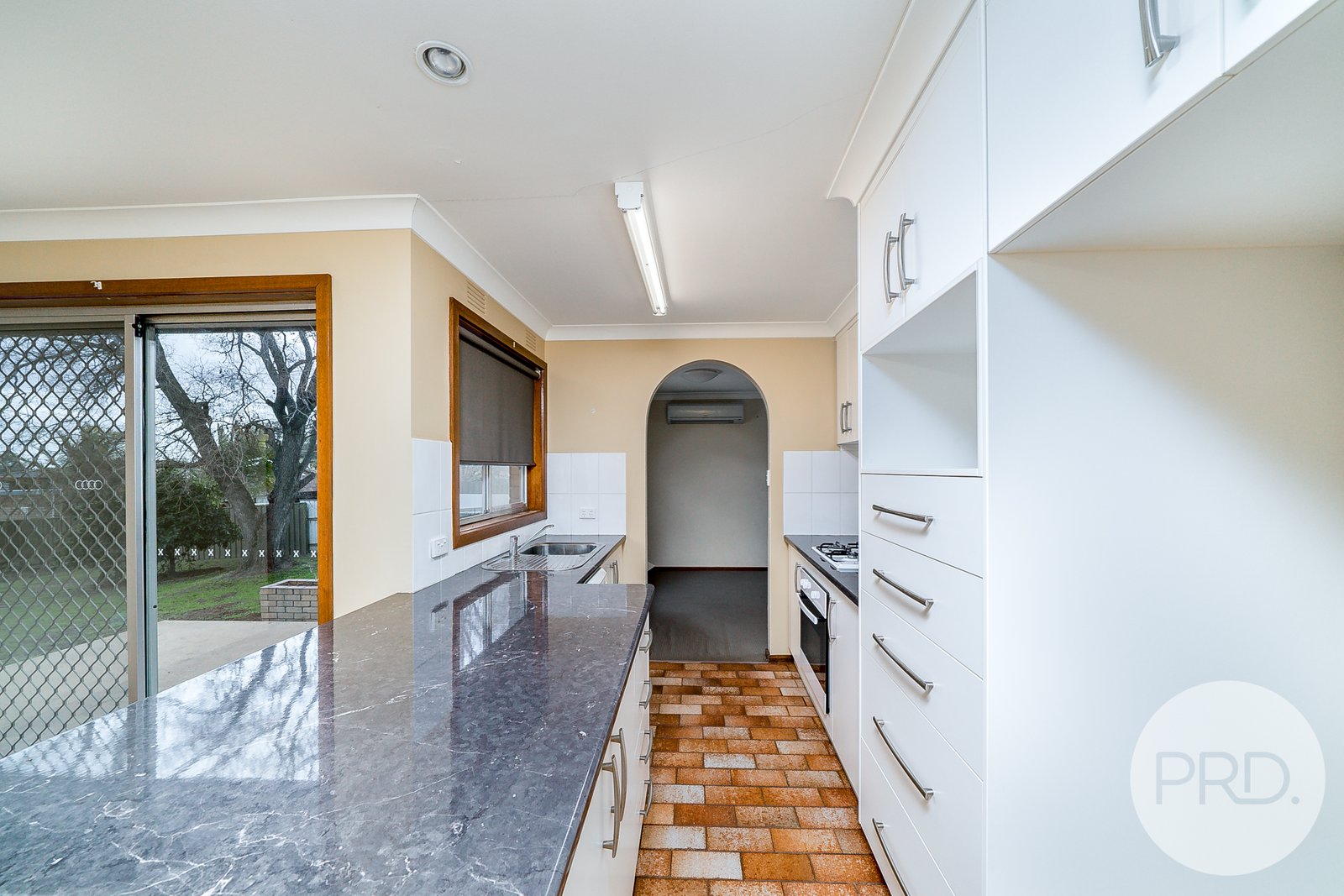 2 Buchhorn Street TOLLAND 8