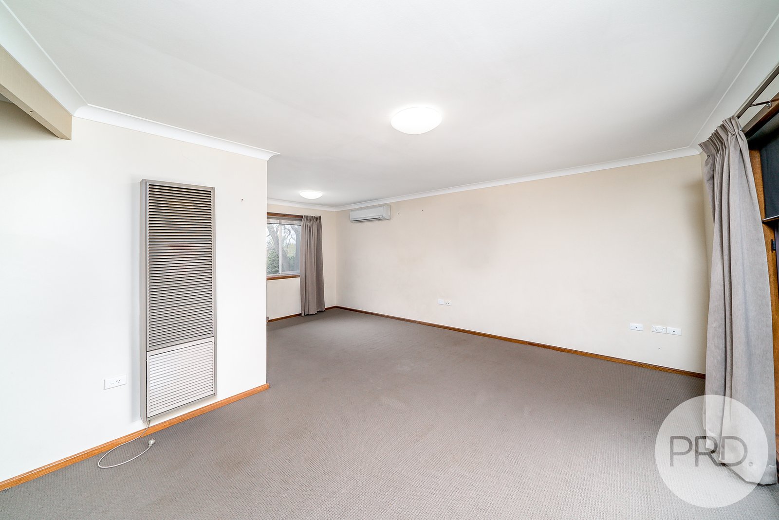 2 Buchhorn Street TOLLAND 9