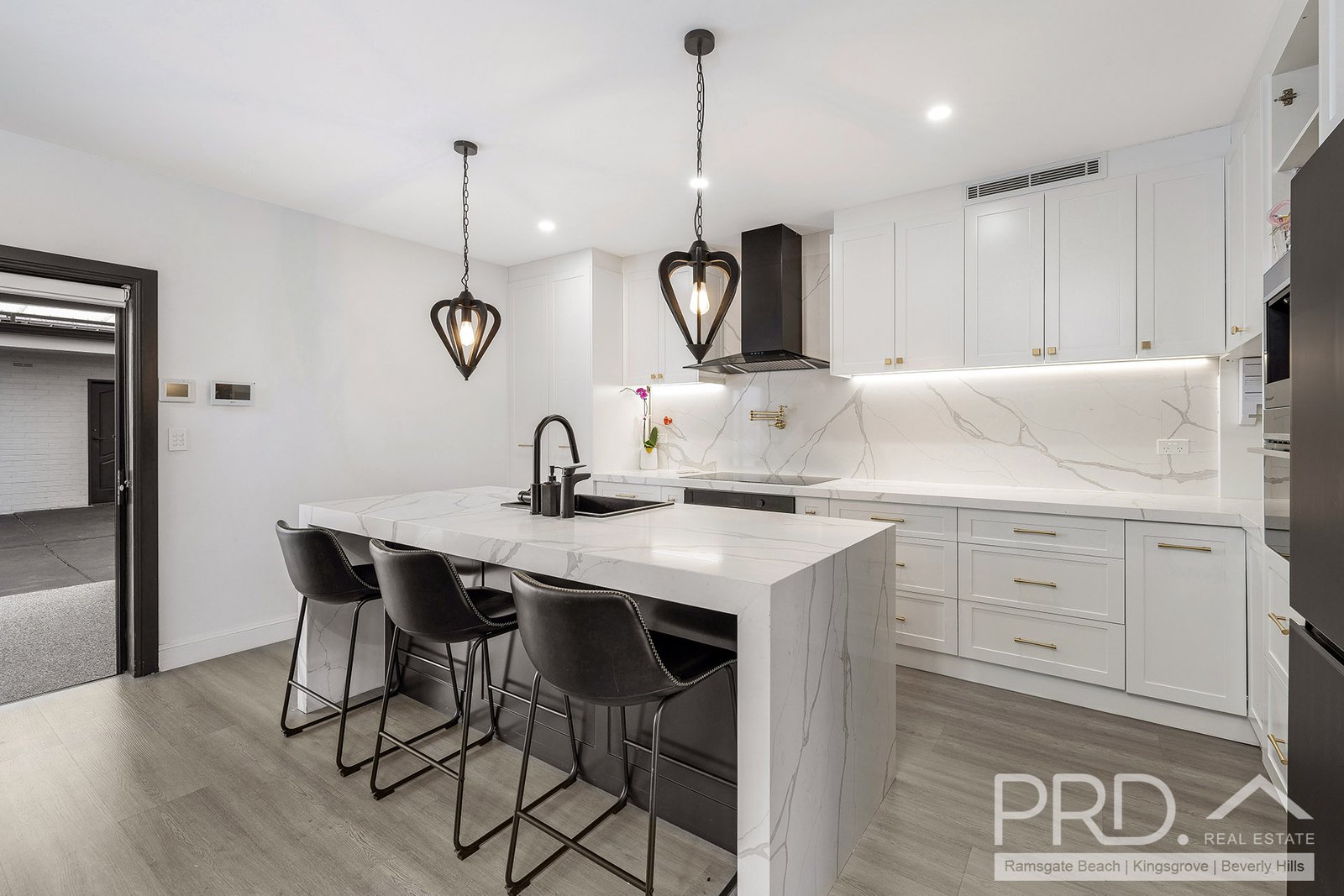 2 Burrimul Street KINGSGROVE 4