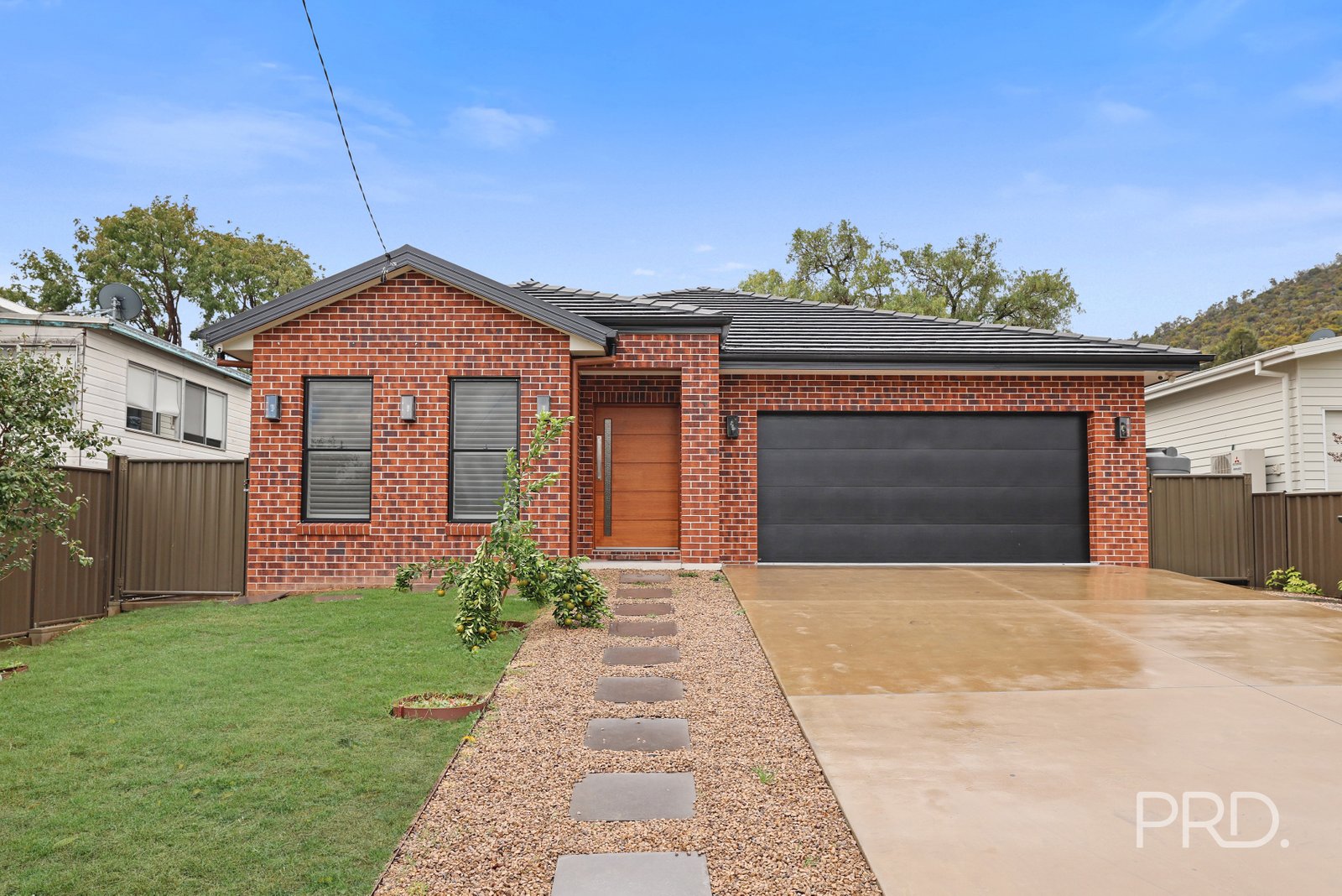 2 Bushland Avenue TAMWORTH 1