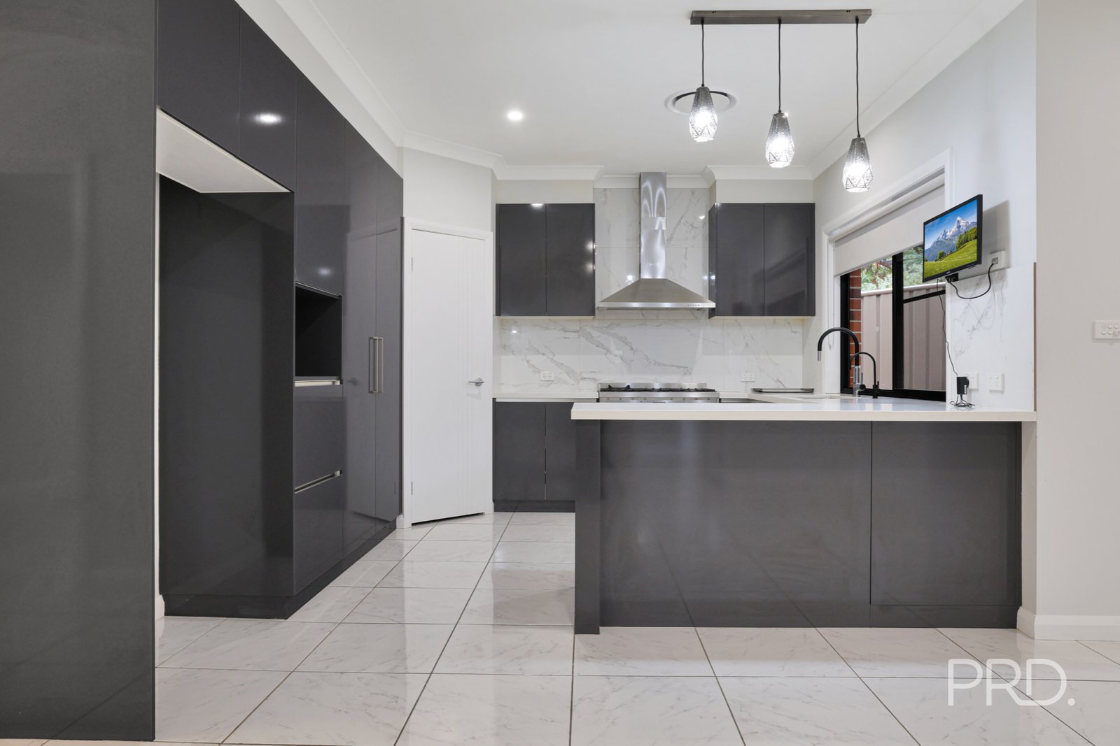 2 Bushland Avenue TAMWORTH 10