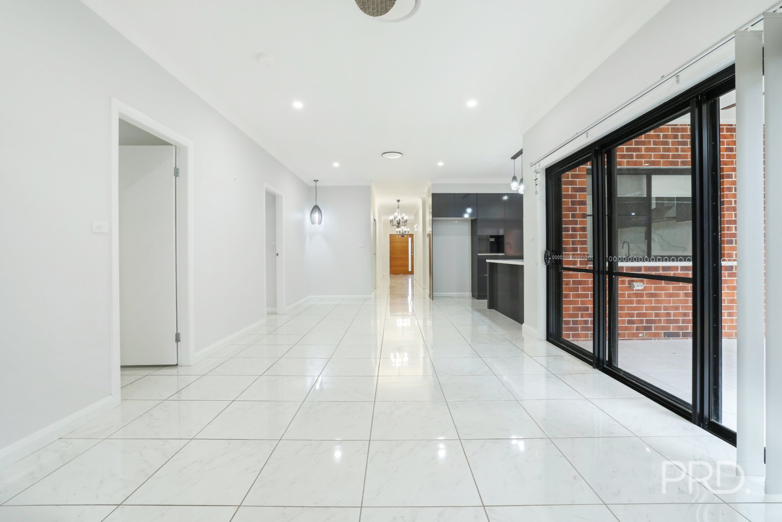 2 Bushland Avenue TAMWORTH 11