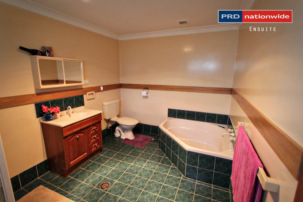 2 Byatt Street TUMBARUMBA 7