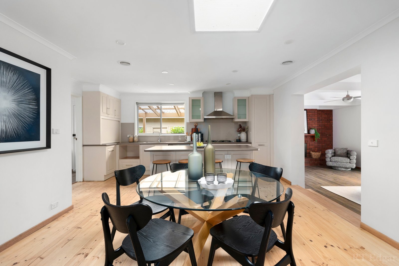 Real Estate and Property in 2 Carbine Court, Mill Park, VIC