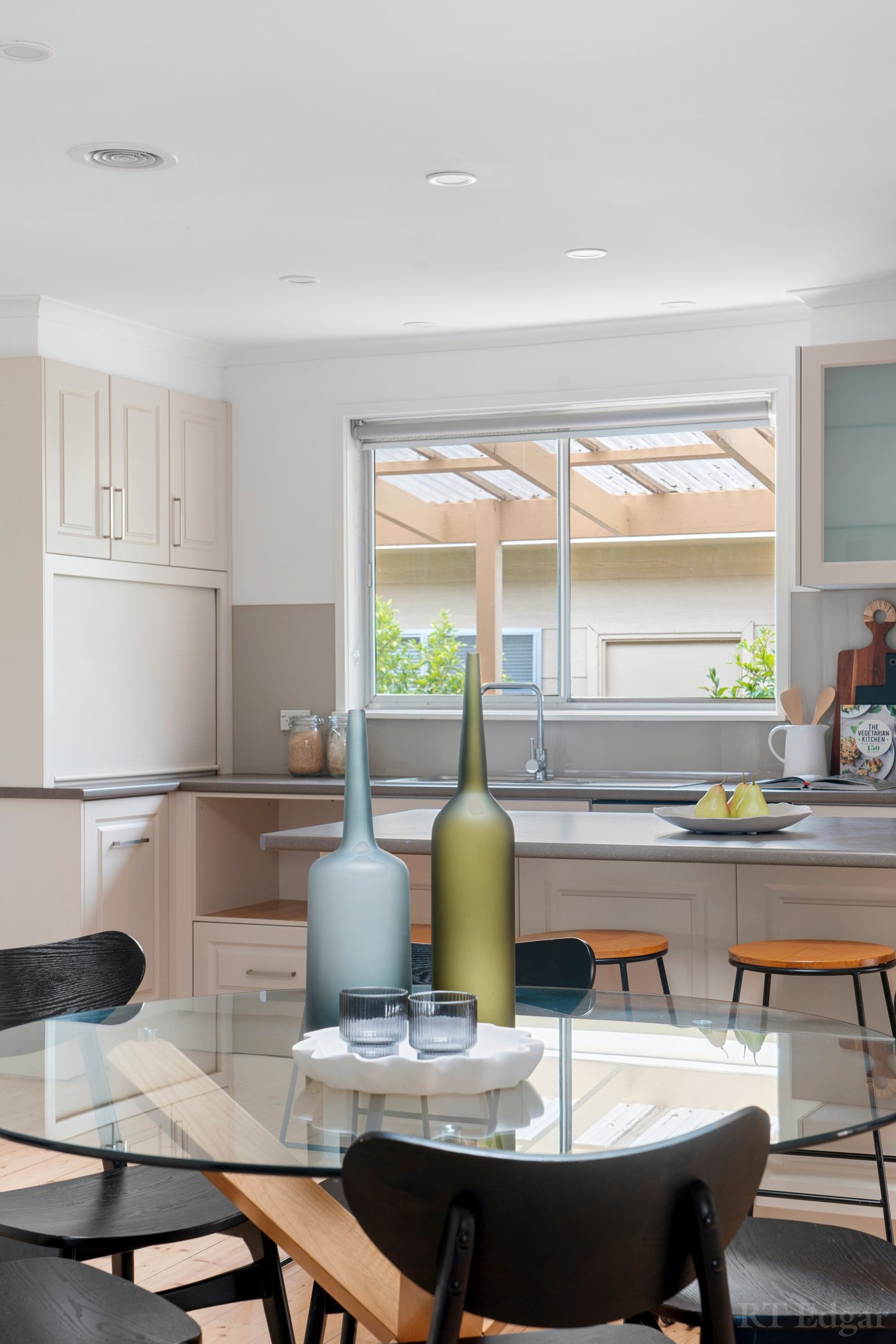 Real Estate and Property in 2 Carbine Court, Mill Park, VIC