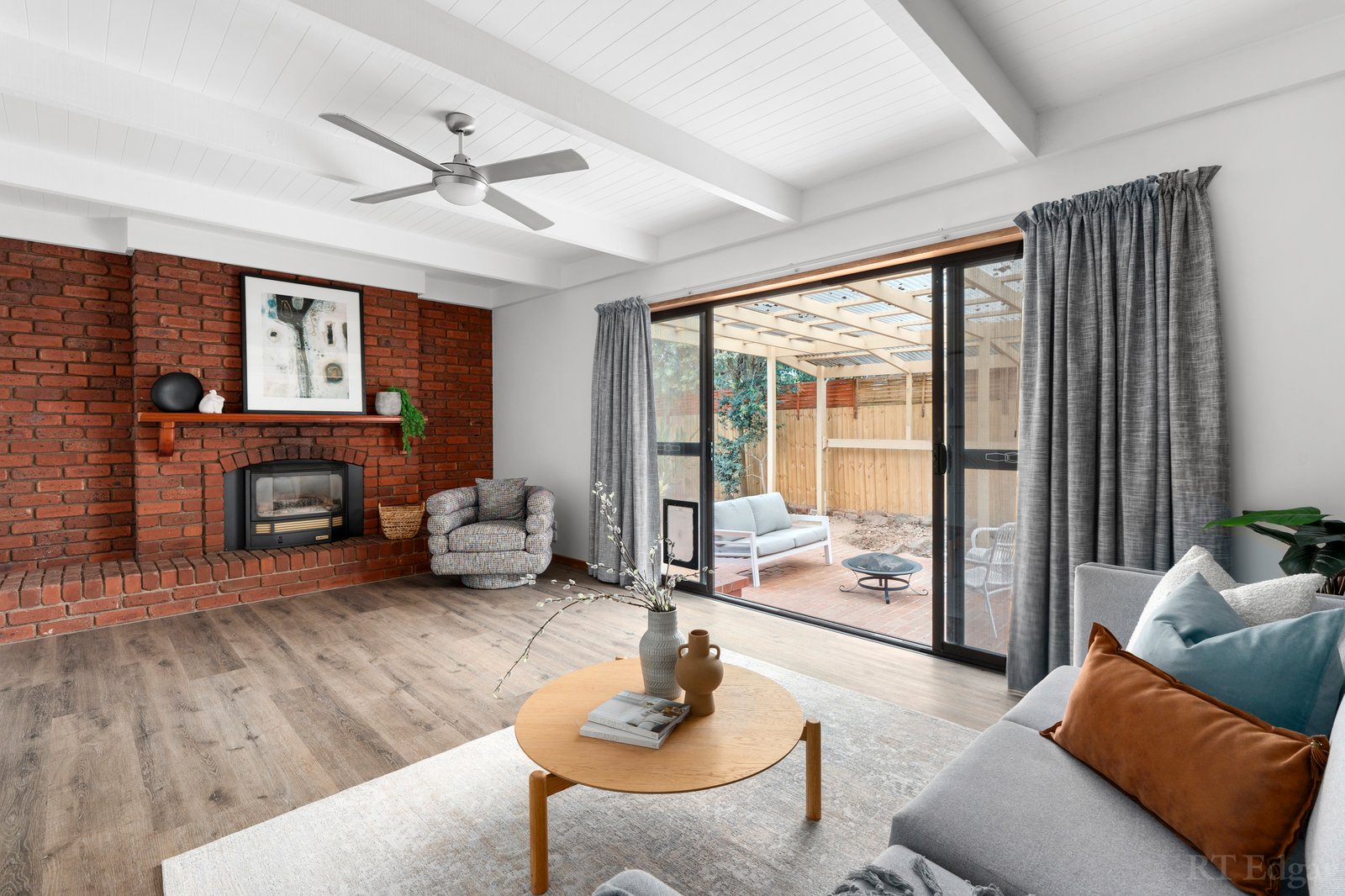 Real Estate and Property in 2 Carbine Court, Mill Park, VIC