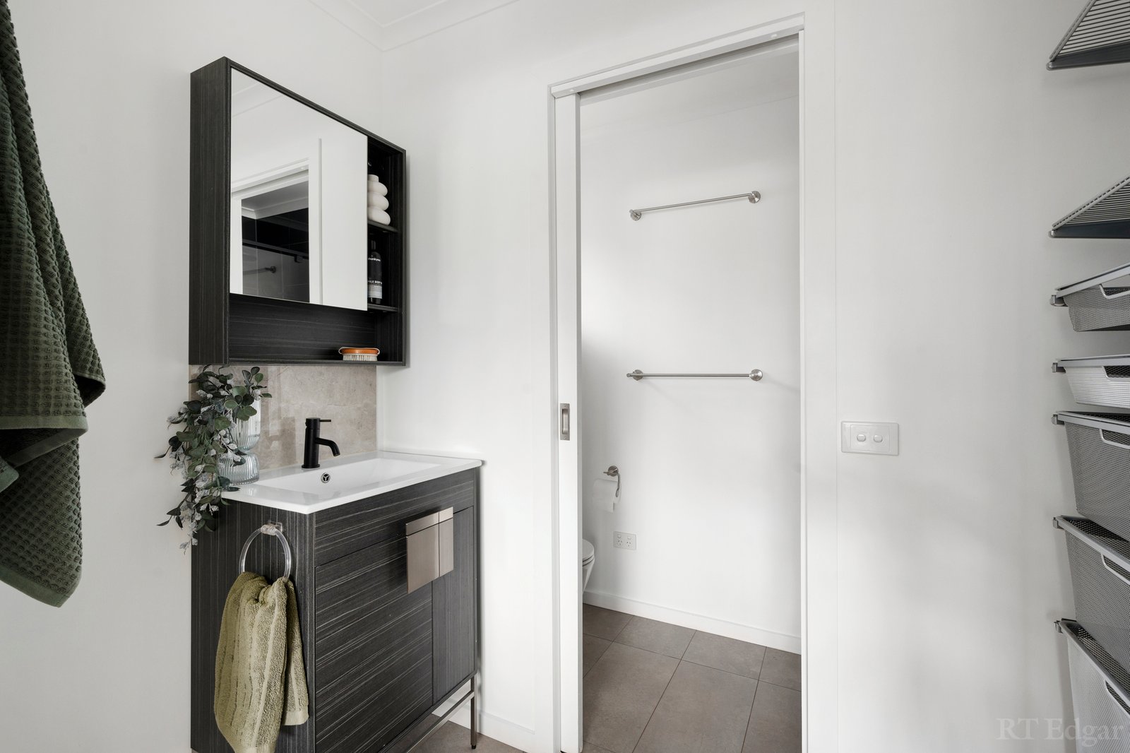 Real Estate and Property in 2 Carbine Court, Mill Park, VIC