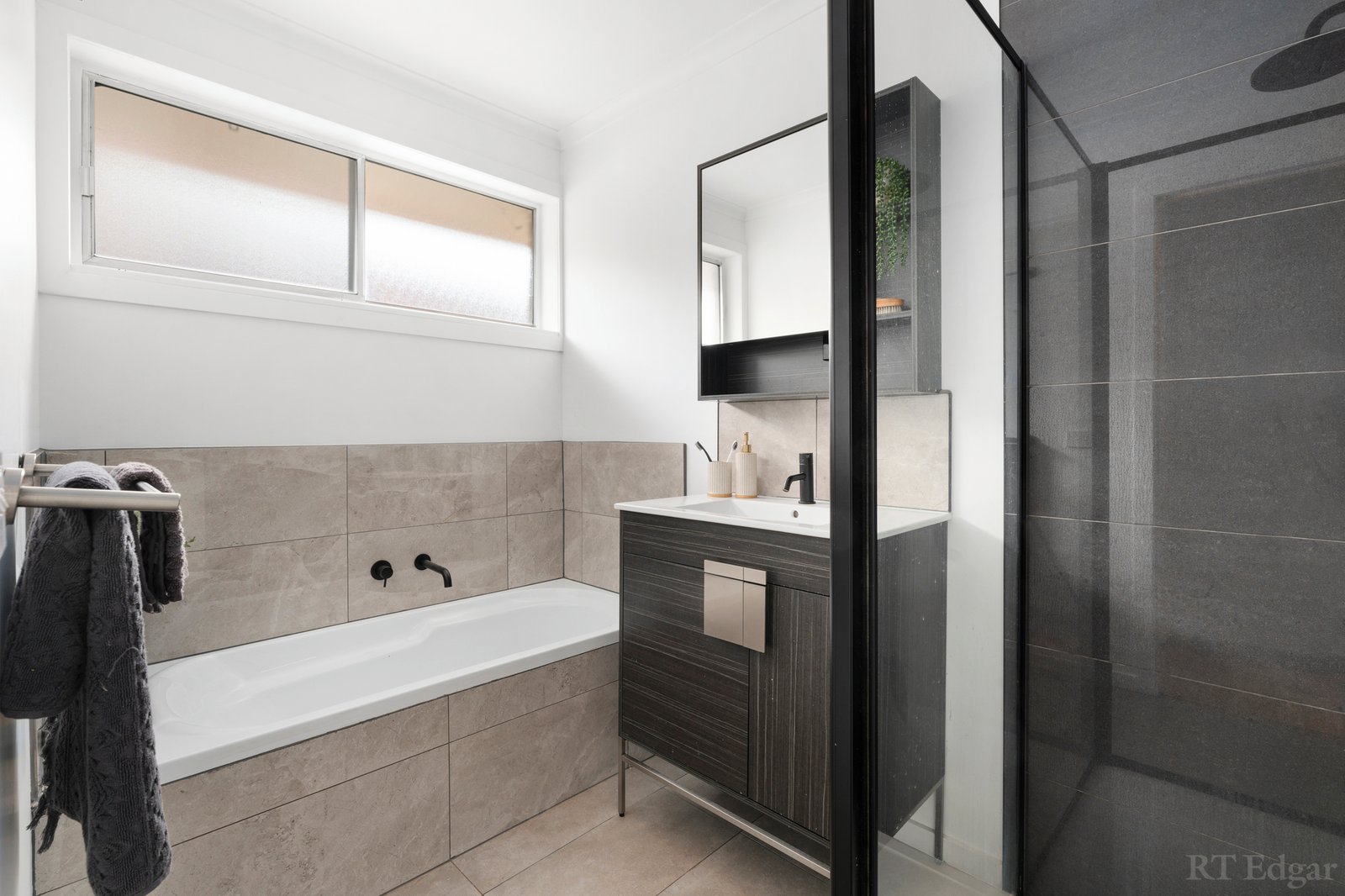 Real Estate and Property in 2 Carbine Court, Mill Park, VIC