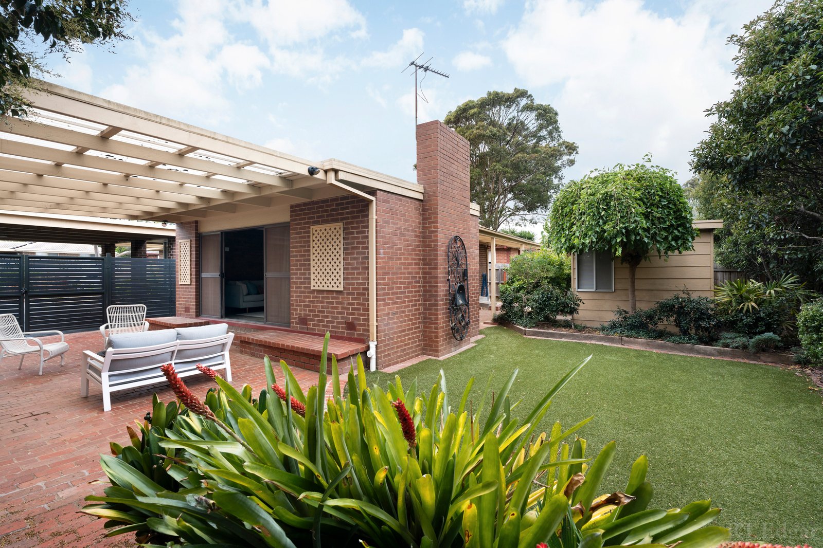 Real Estate and Property in 2 Carbine Court, Mill Park, VIC