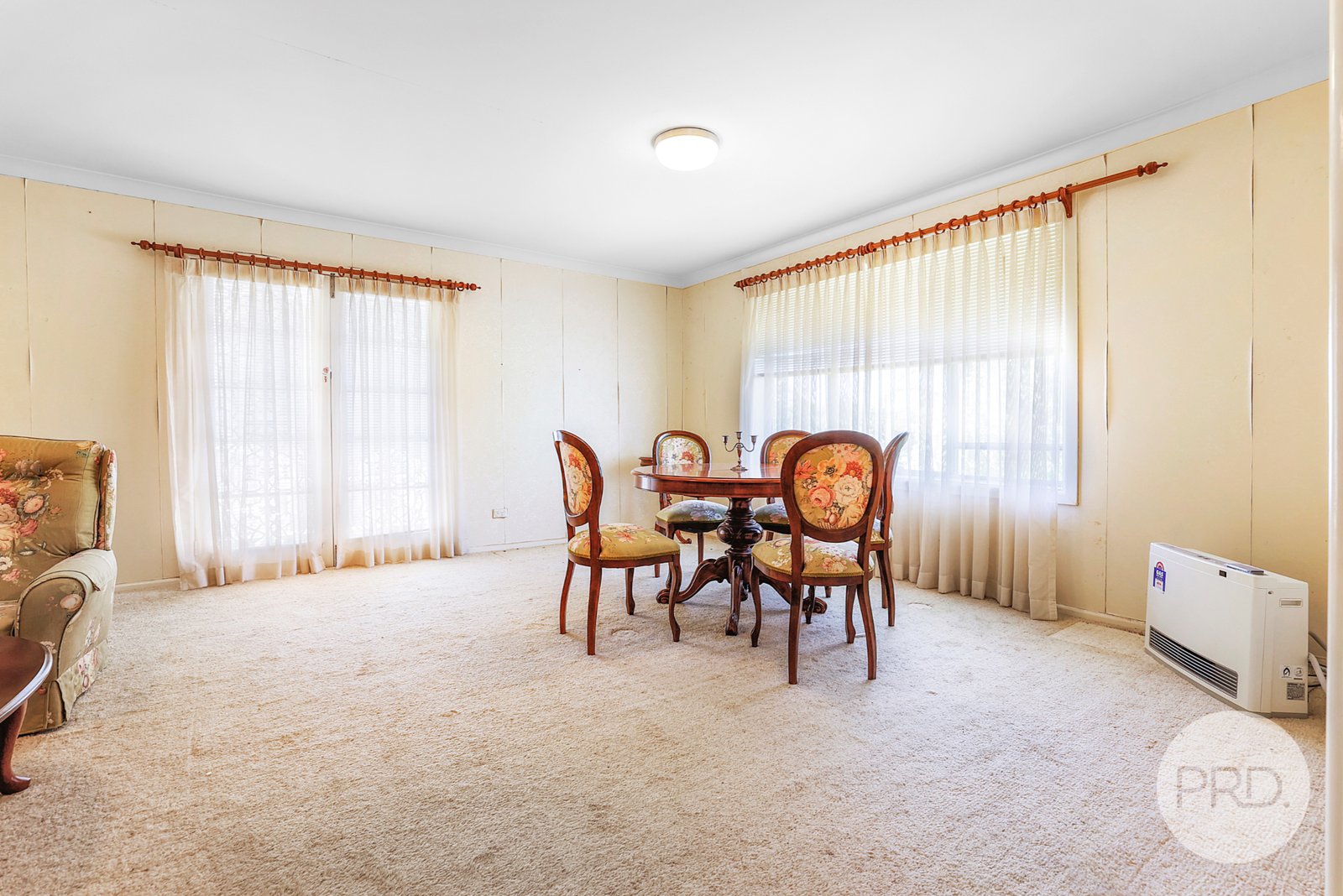 2 Carinya Street TAMWORTH 6