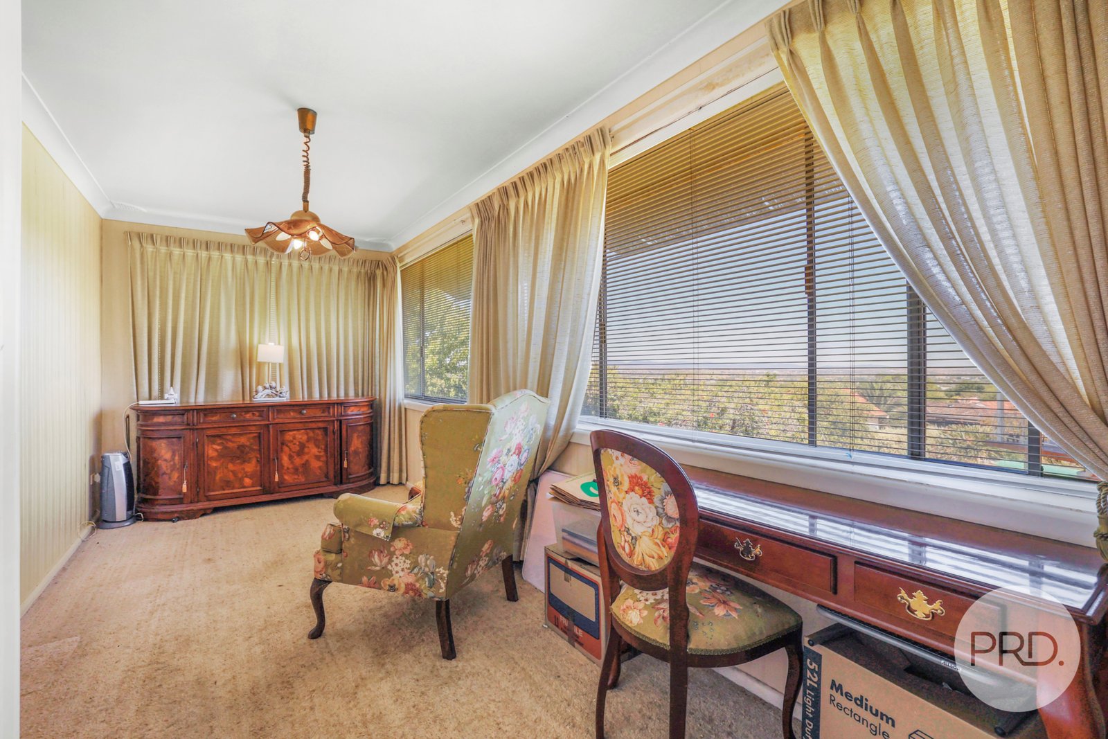 2 Carinya Street TAMWORTH 9