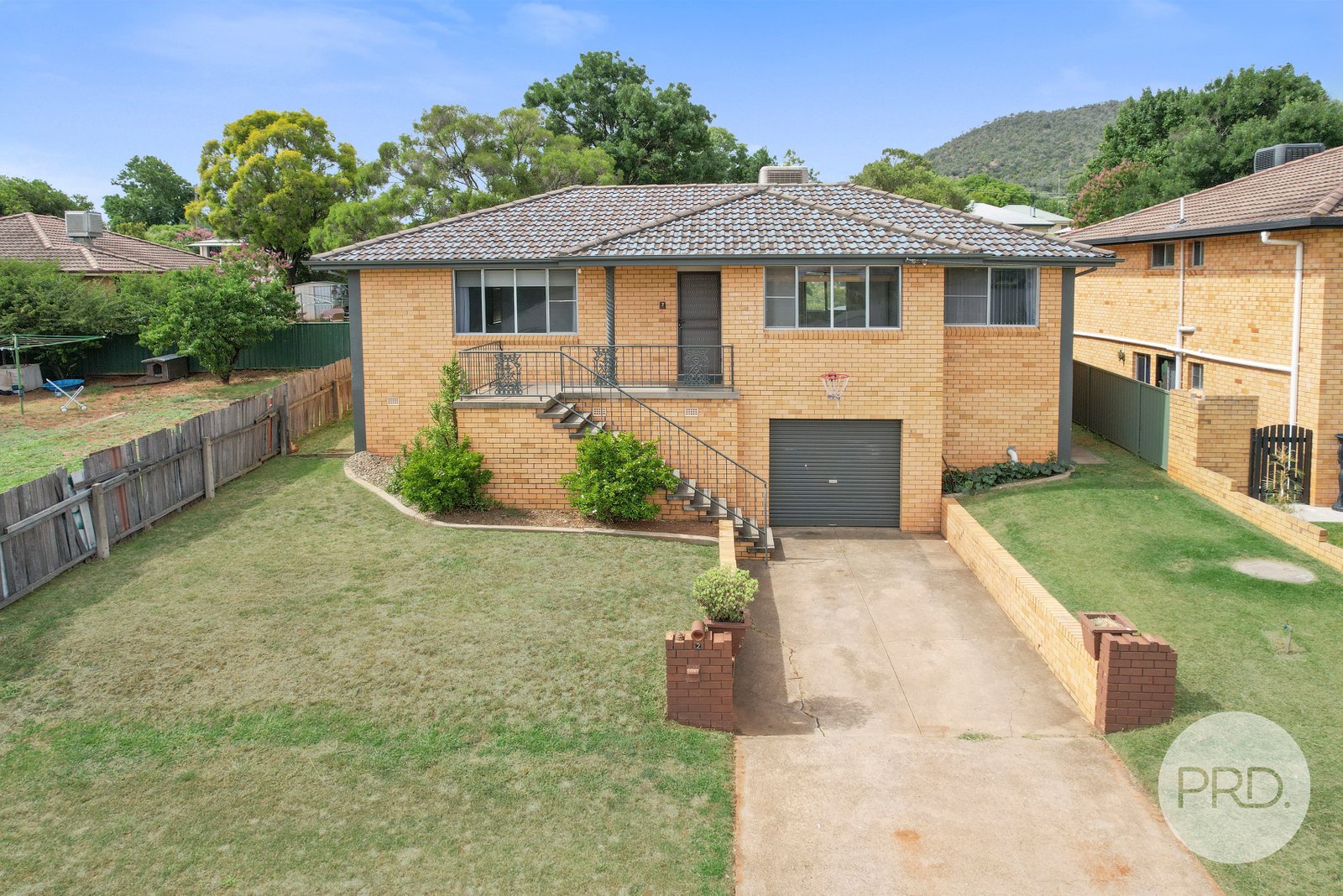 2 Carmichael Avenue TAMWORTH 1