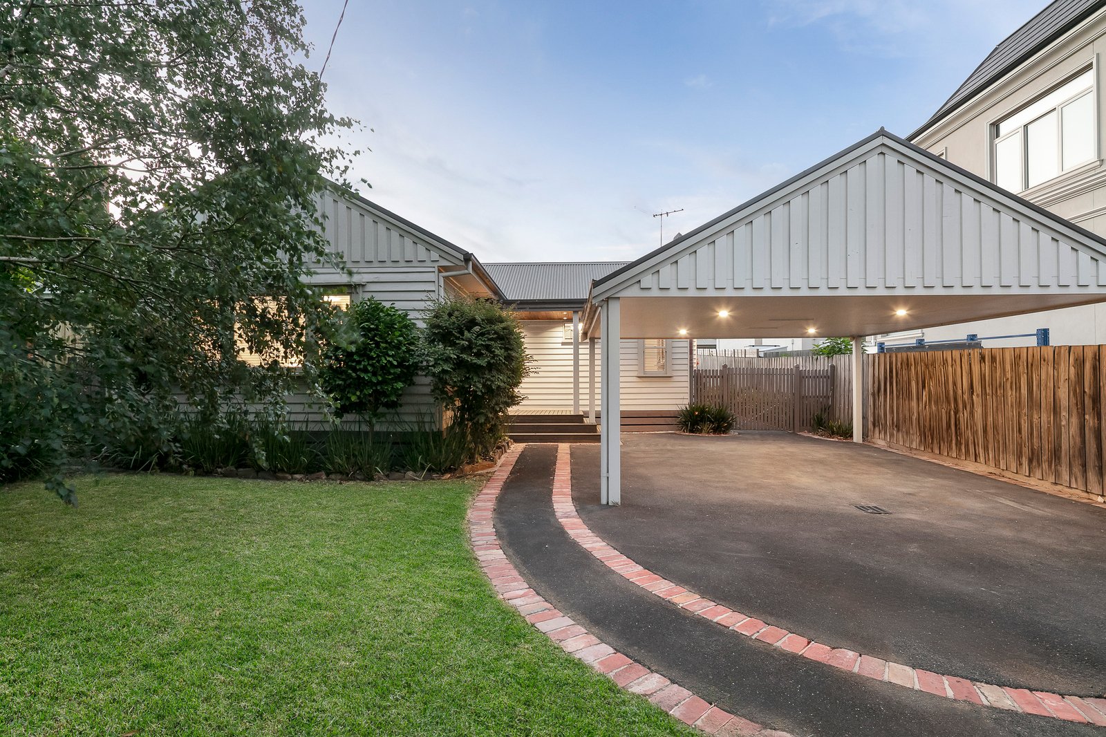 2 Catherine Street, Box Hill, 3128