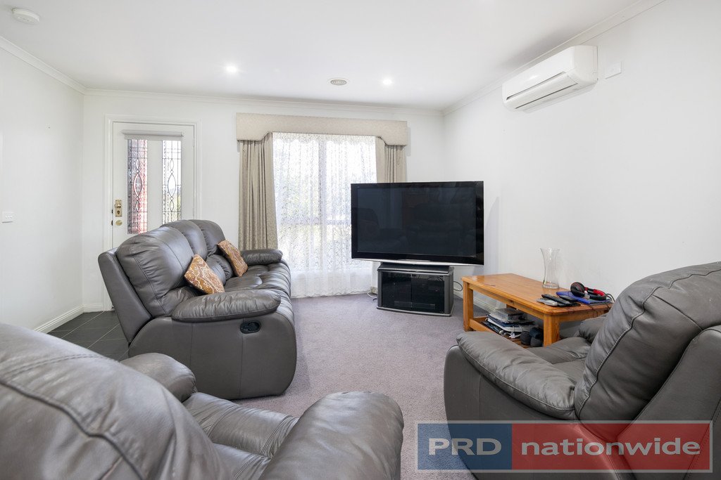 2 Champion Close SEBASTOPOL 3