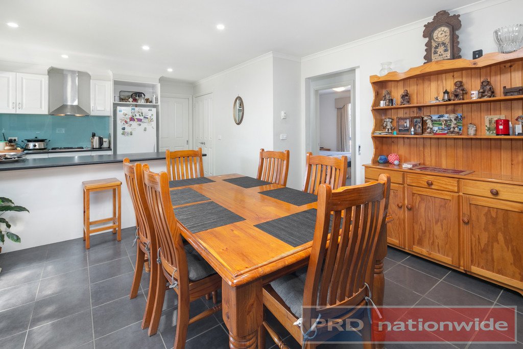 2 Champion Close SEBASTOPOL 5