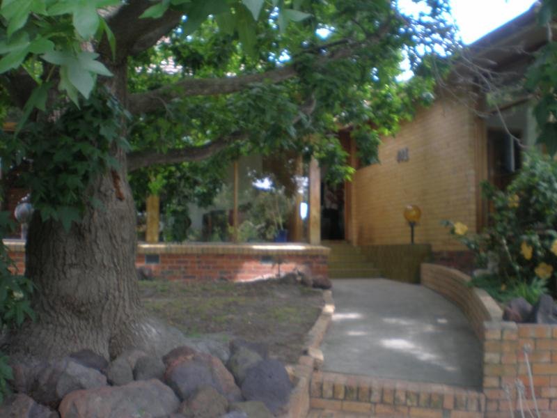 Gallery: 2 Chateau Grove