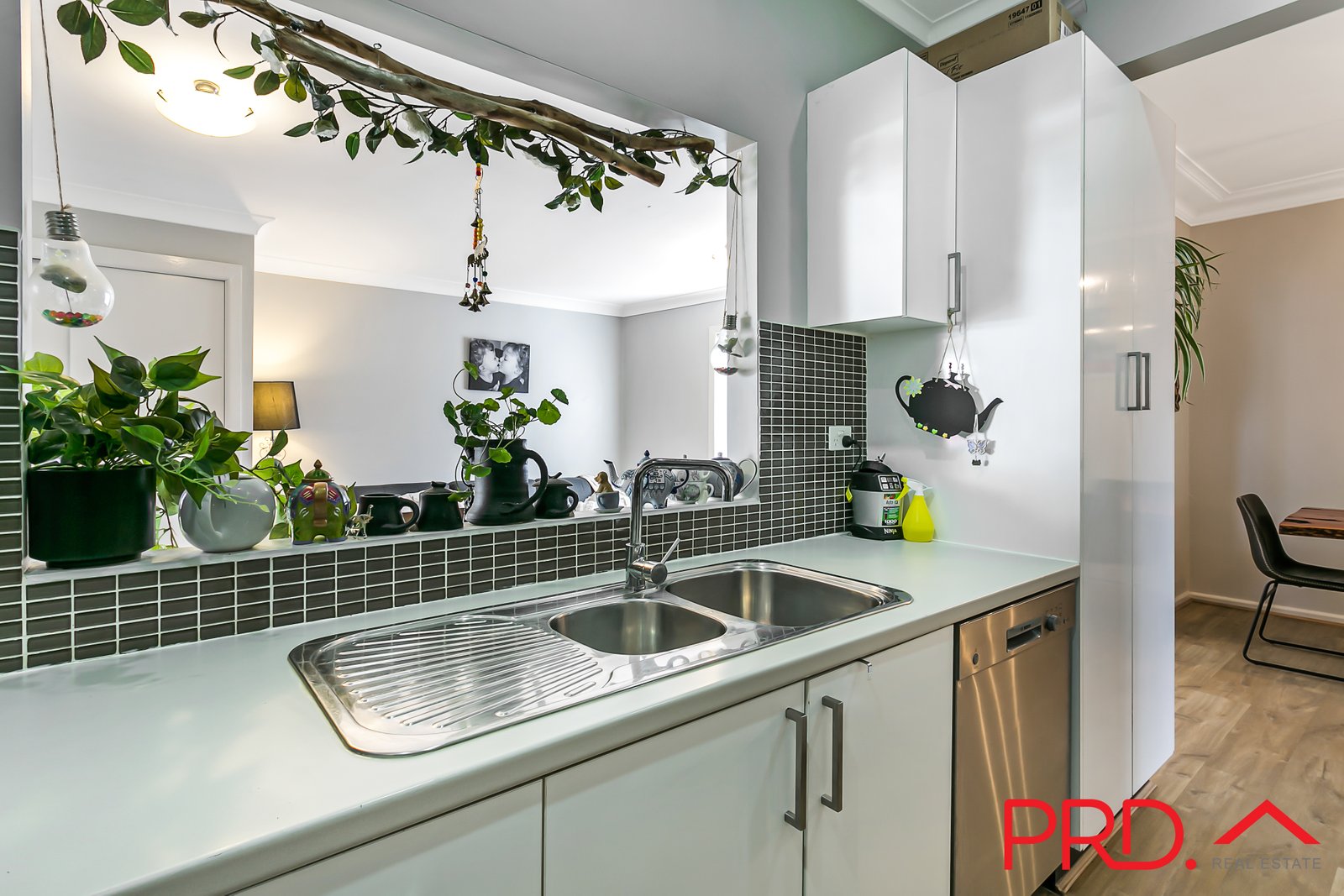 2 Churchill Street TAMWORTH 5