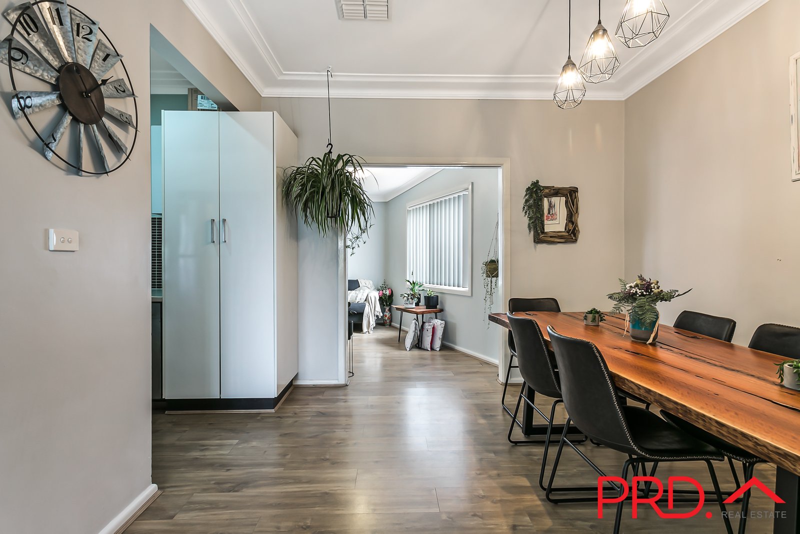 2 Churchill Street TAMWORTH 7