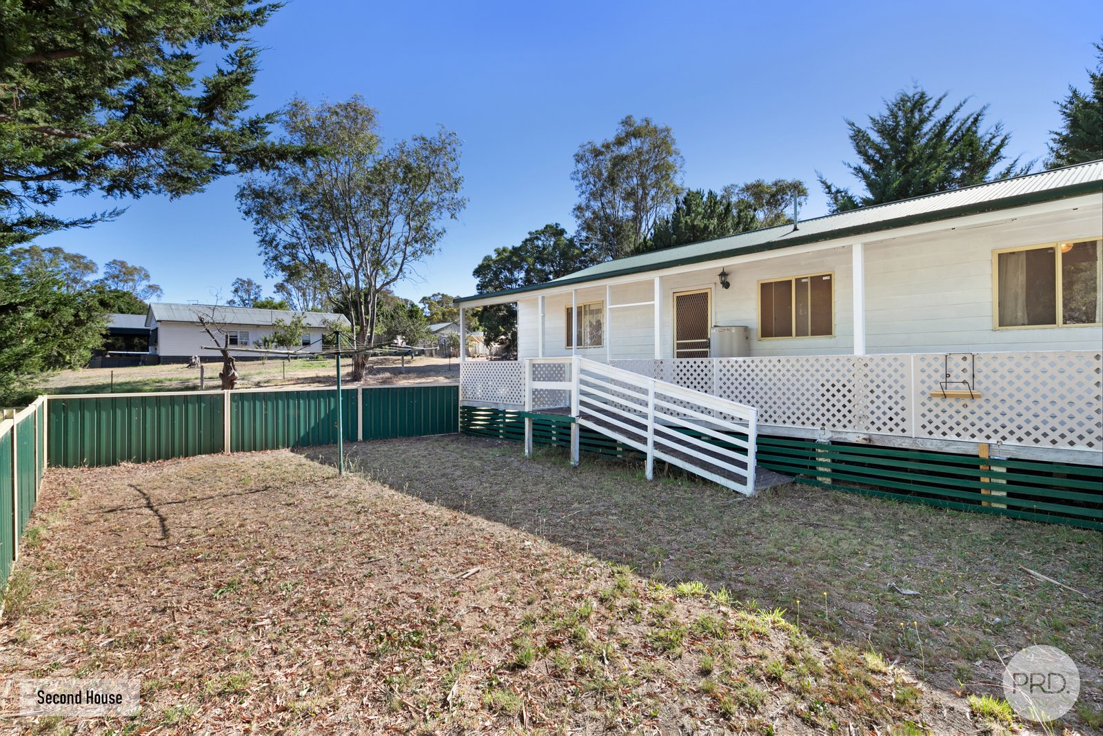 2 Clapperton Street LEXTON 16